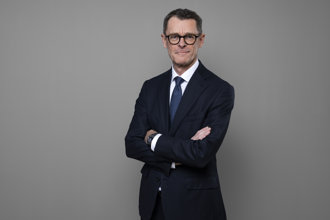 Porträttbild på statssekreterare Peter Sandwall hos minister för civilt försvar Carl-Oskar Bohlin