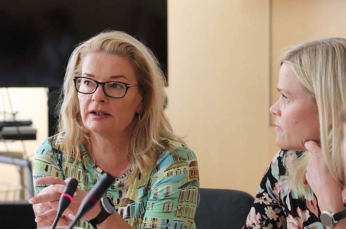 斯科尔部长Lotta Edholm och jämställdhetsminister Paulina Brandberg。