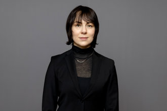 Porträttfoto på statssekreterare Maja Lundbäck.