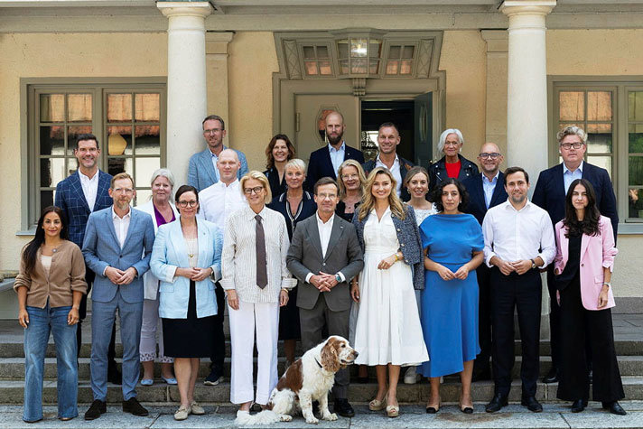 Gruppbild av regeringen samlad för överläggningar på Harpsund