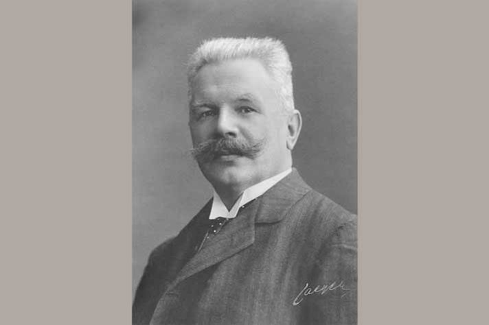 Porträttbild på Karl Staff.