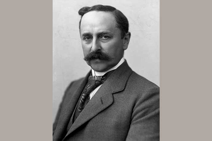 Porträttbild på Nils Edén.