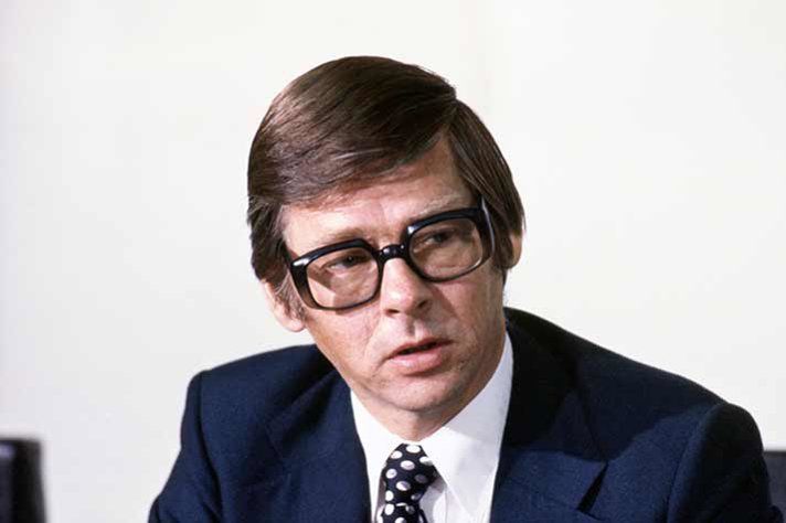 Porträttbild på Ola Ullsten.