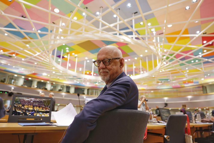 EU-minister Hans Dahlgren på möte