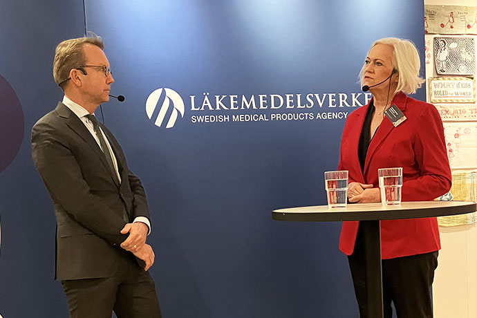 Sjukvårdsminister Acko Ankarberg Johansson och Läkemedelsverkets generaldirektör Björn Eriksson.