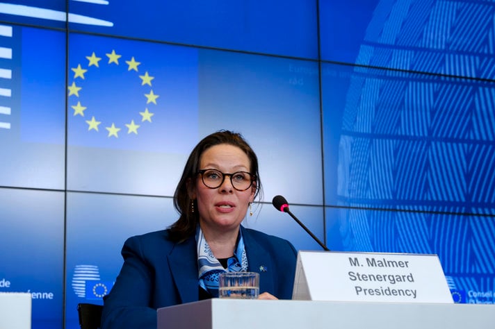 Maria Malmer Stenergard talar vid en presskonferens i Europeiska rådet.