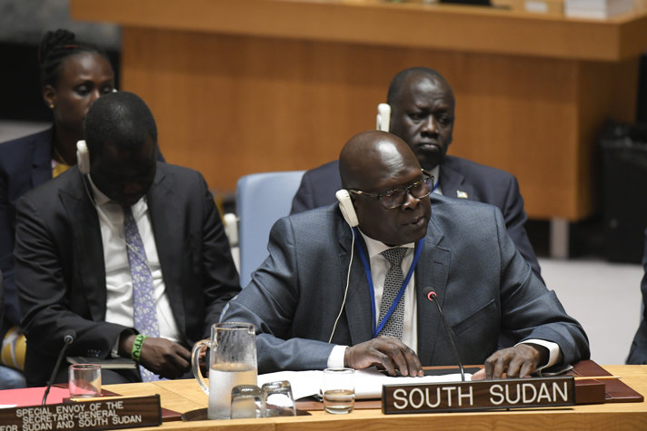 Akuei Bona Malwal, Sydsudans FN-ambassadör, talar under säkerhetsrådets möte om situationen i Sudan och Sydsudan.