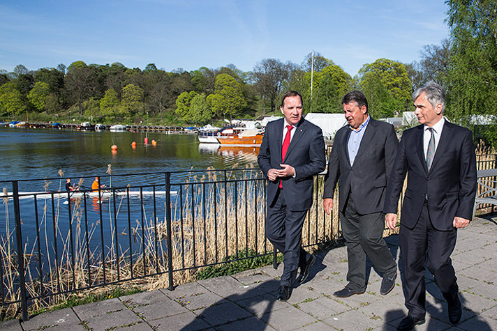 Statsminister Stefan Löfven i samtal med Österrikes förbundskansler Werner Faymann och Tysklands vice förbundskansler Sigmar Gabriel