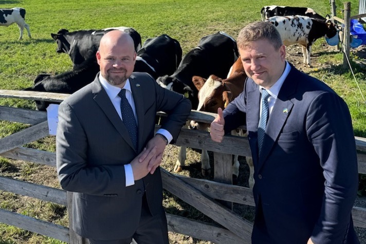 Landsbygdsminister Peter Kullgren och Ukrainas jordbruks- och livsmedelsminister Vitalii Koval. 