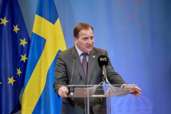 Stefan Löfven håller presskonferens