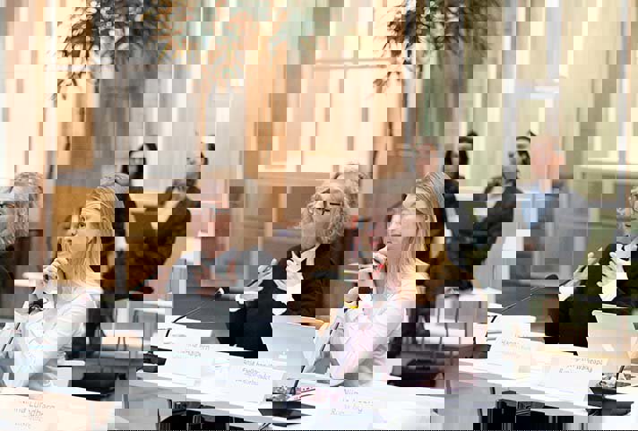 Representanter från civilsamhället.