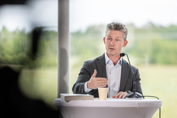 Sveriges försvarsminister Pål Jonson.