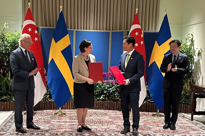 Hans Majestät Konungen och utrikesminister Maria Malmer Stenergard träffar  Singapores hälsominister Ong Ye Kung och premiärminister Lawrence Wong.