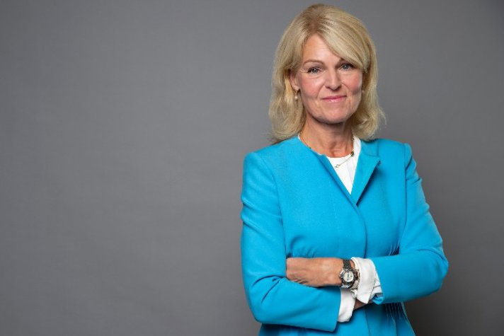Pressbild på Sveriges utrikeshandelsminister Anna Hallberg. 