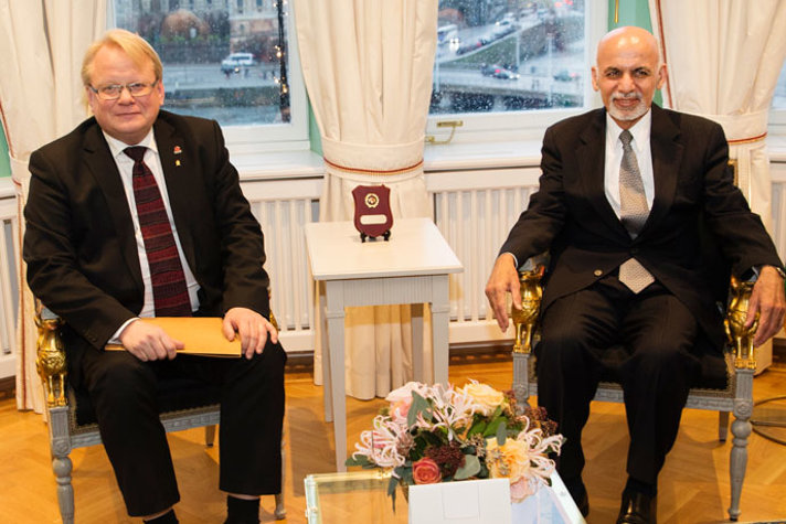 Bild på Peter Hultqvist och Afghanistans president Ashraf Ghani. 