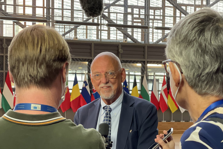 EU-minister Hans Dahlgren träffar media efter EU-rådsmöte