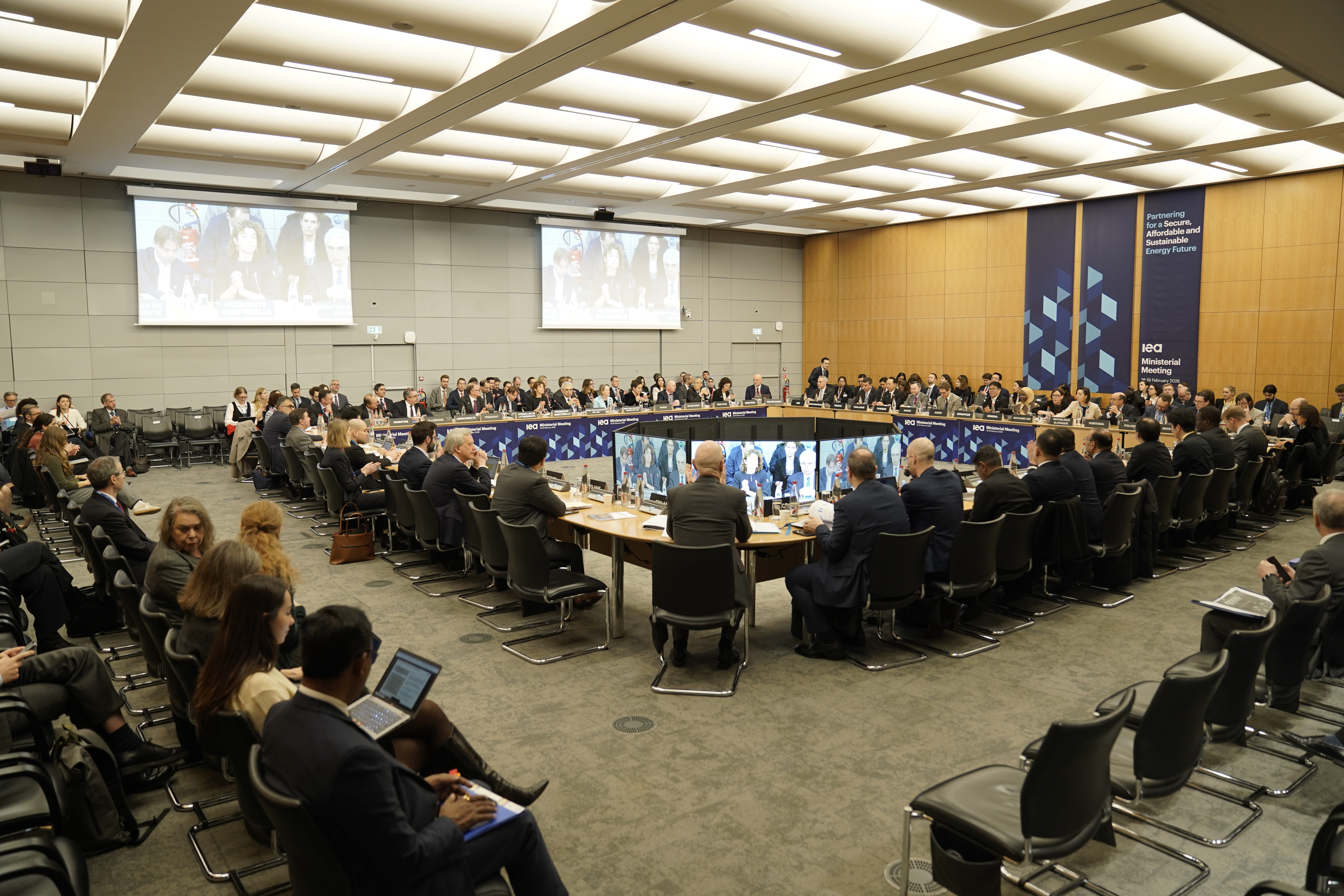 Bilden föreställer ett högnivåmöte.