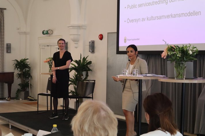 Statssekreterare Karin Svanborg-Sjövall och kulturminister Parisa Liljestrand