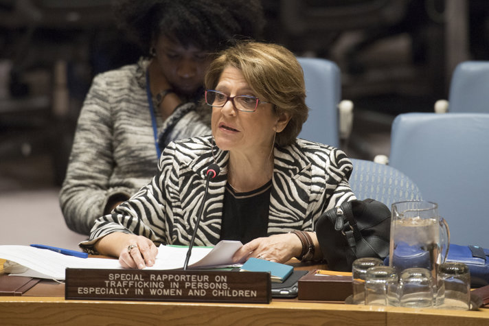 FN:s särskilde representant för trafficking, Maria Grazia Giammarinaro, briefar säkerhetsrådet. 