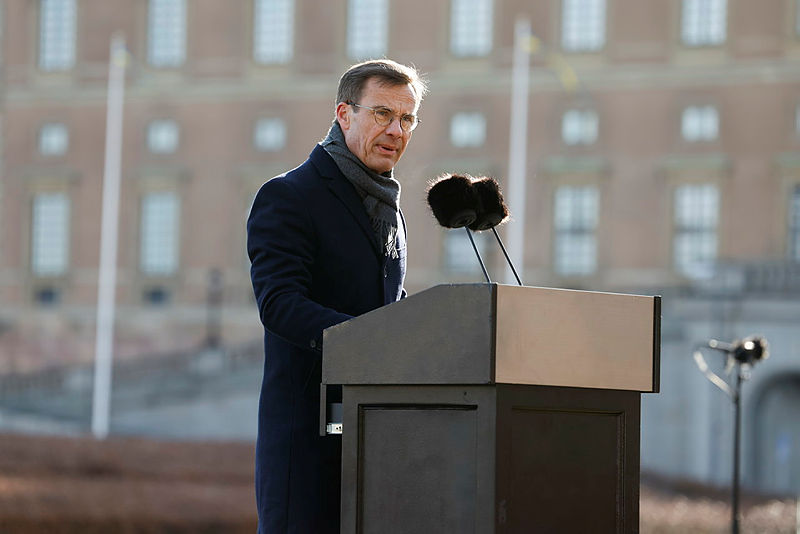 Statsministern höll tall vid riksdagens flaggceremoni.