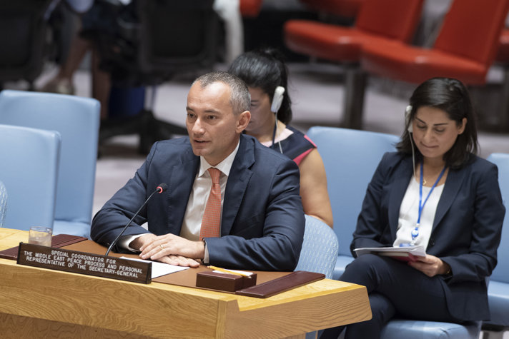 Nickolay Mladenov i talarstolen under tisdagen den 19 juni.