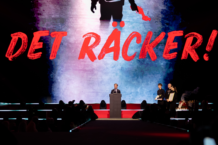 Statsminister Ulf Kristersson håller tal under galan "Det Räcker!"