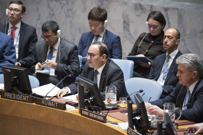 Kuwaits FN-ambassadör, Mansour Al-Otaibi, leder mötet i FN:s säkerhetsråd om situationen i Myanmar. 