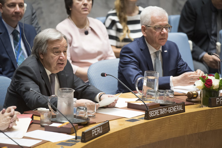 FN:s generalsekreterare António Guterres under säkerhetsrådets diskussioner om  skydd av civila i väpnad konflikt.