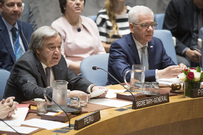 FN:s generalsekreterare António Guterres under säkerhetsrådets diskussioner om skydd av civila i väpnad konflikt.