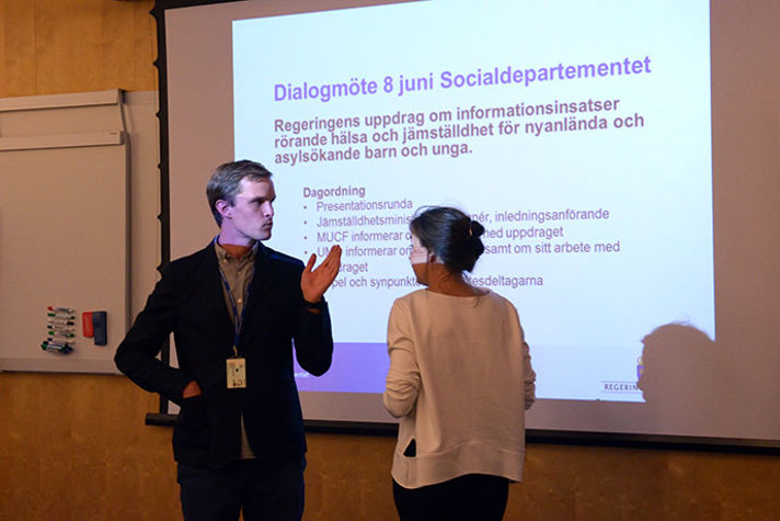 Foto på Niclas Järvklo och Anna-Karin Lindblom, jämställdhetsenheten, Socialdepartementet.