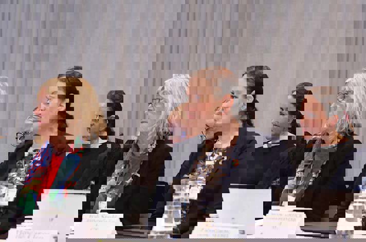 Representanter från civilsamhället.