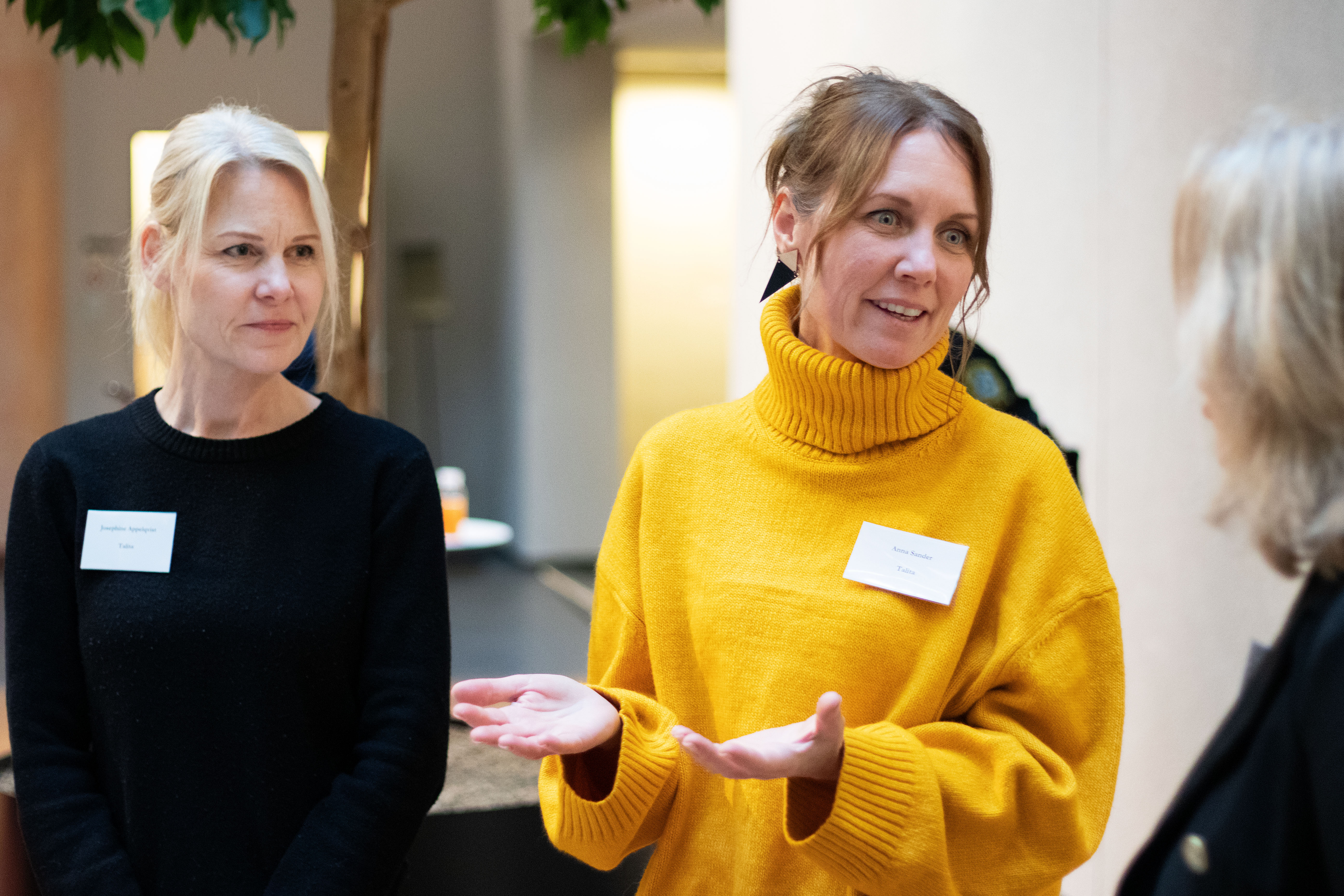 Frukostmingel, representanter från organisationen Talita.