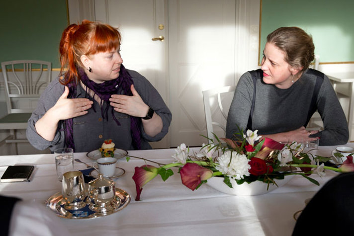Bild på Åsa Roos och Maja Fjaestad.