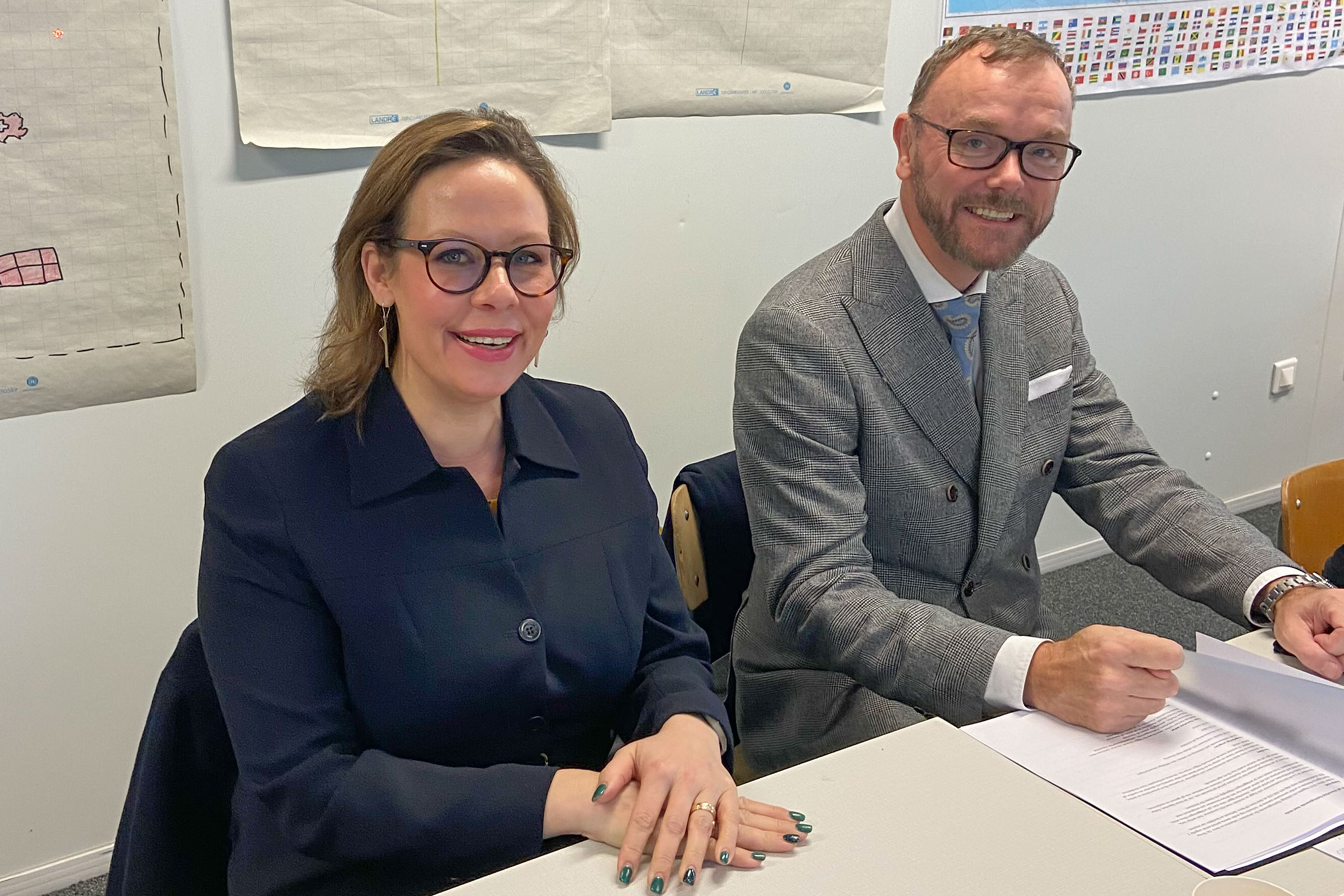 Migrationsminister Maria Malmer Stenergard och Sveriges ambassadör i Bern, Carl Magnus Nesser. 