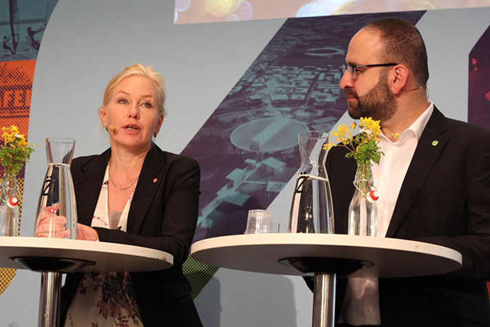 Infrastrukturministern och bostad-, stadsutvecklings- och it-ministern talar vid ett seminarium som Sverigeförhandlingen håller i.