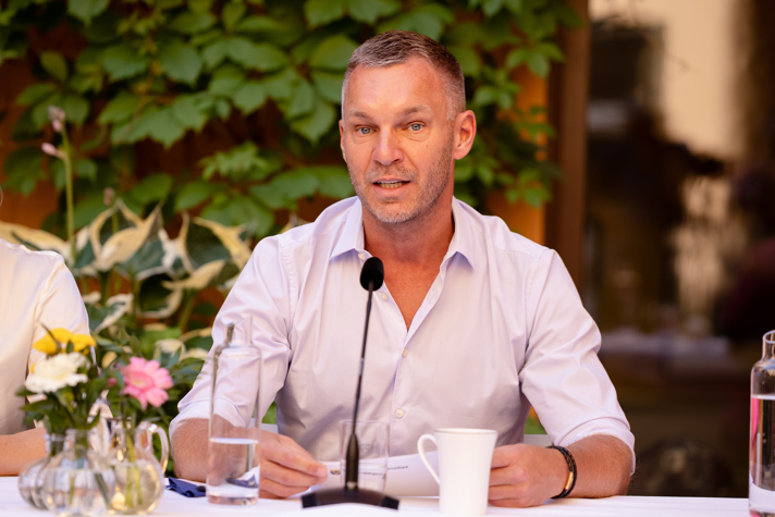 Civilminister Erik Slottner under regeringens sommarfika den 16 juli.