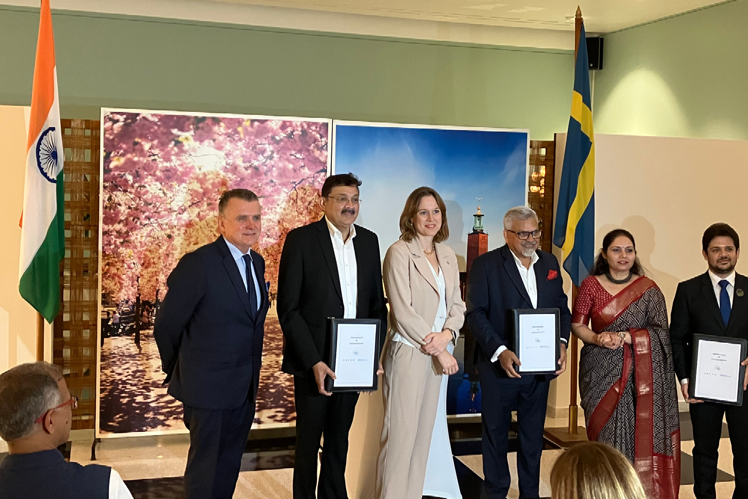 Foto på statssekreterare Sara Modig i Indien.