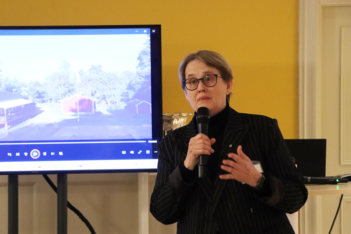 Ann Irebo, VD HSB Skåne, håller ett föredrag.