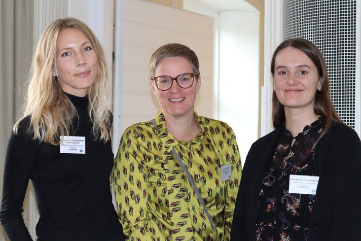 Deltog gjorde Jenny Maria Magnusson Hjortebjerg från danska motsvarigheten till Arbetsmiljöverket, till vänster, Elke Van Hoof, som undervisar i psykologi vid Vrije Universitet i Bryssel och Julie Bache Billesbolle, också från danska motsvarigheten till Arbetsmiljöverket.