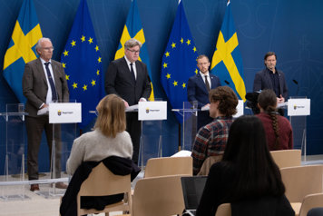 justitieminister Gunnar Strömmer in till pressträff tillsammans med Pontus Andersson Garpvall (SD), ledamot i justitieutskottet, Torsten Elofsson (KD), rättspolitisk talesperson och Martin Melin (L), rättspolitisk talesperson i regeringens pressrum.