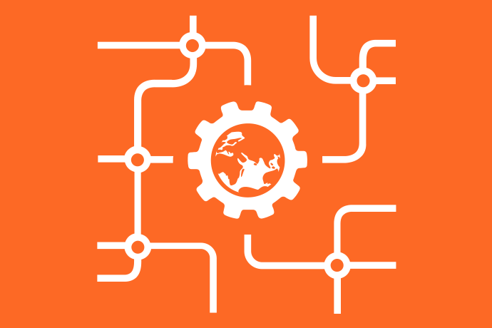 Orange bakgrund vita illustrationer, i mitten ett kugghjul med en jordglob i. Runt om kugghjulet ett flödesschema.