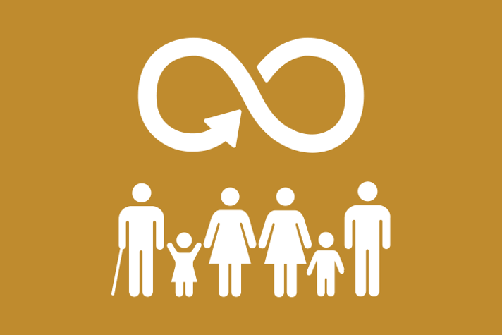 Mörkt senapsgul bakgrund vita illustrationer, sex personer i olika åldrar som står tillsammans under ett oändlighetstecken.