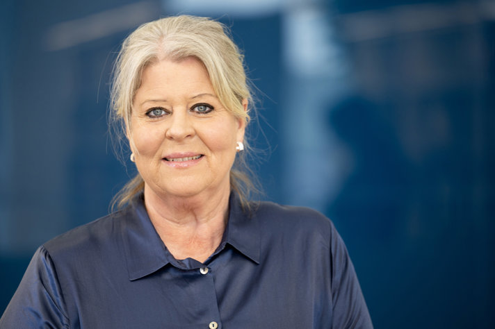 Porträttbild på socialtjänstministern