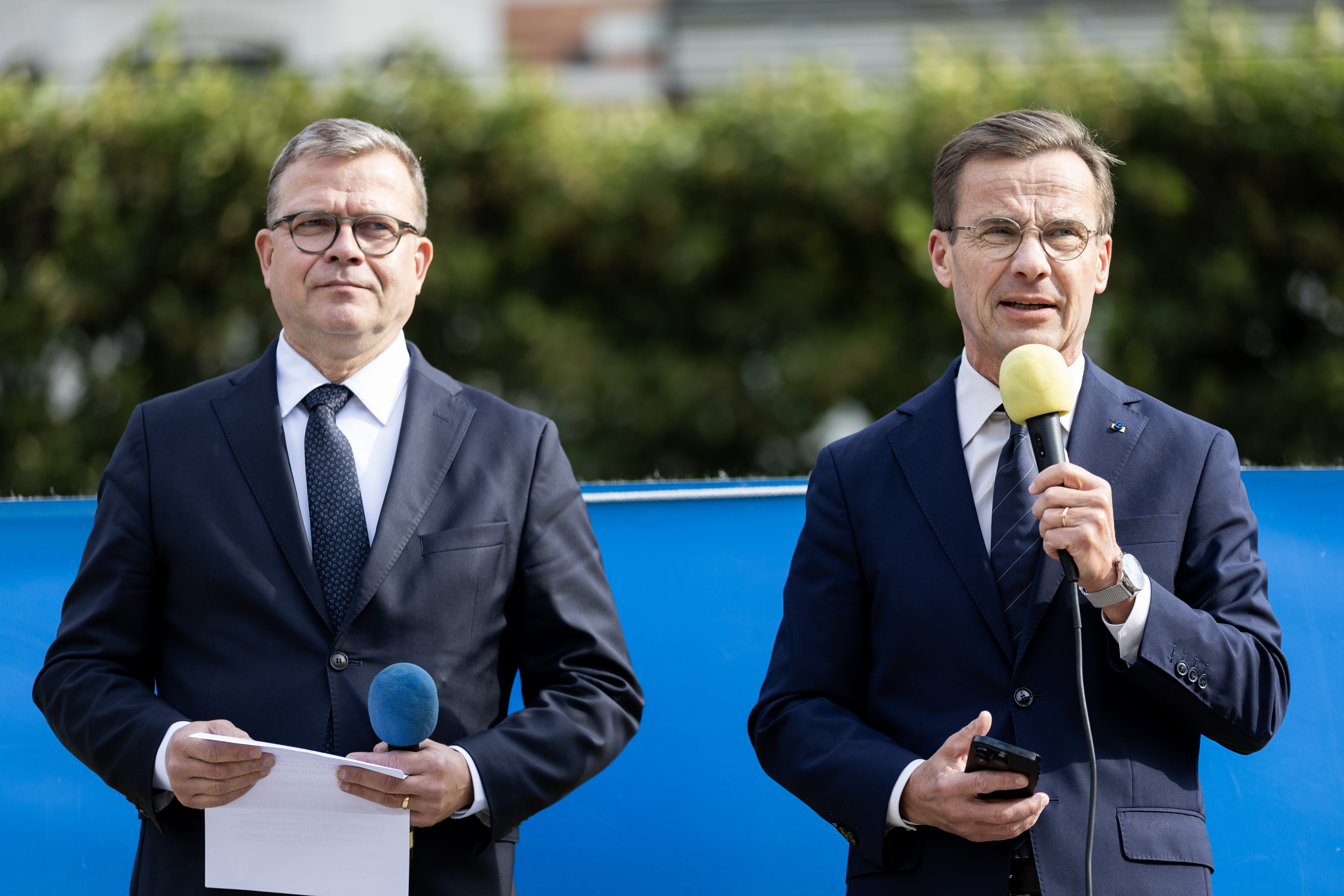 Finlands statsminister Petteri Orpo och Sveriges statsminister Ulf Kristersson talar