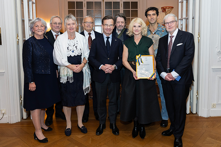 Följande personer har under 2025 tilldelats Illis quorum meruere labores: Per-Olof H. Wikström, Anki Sandberg, Ingmar Skoog, Peter Strang, Kerstin Lindberg Göransson, Josef Fares och Claes Tingvall. Karin af Klintberg tilldelades regeringens utmärkelse Professors namn.