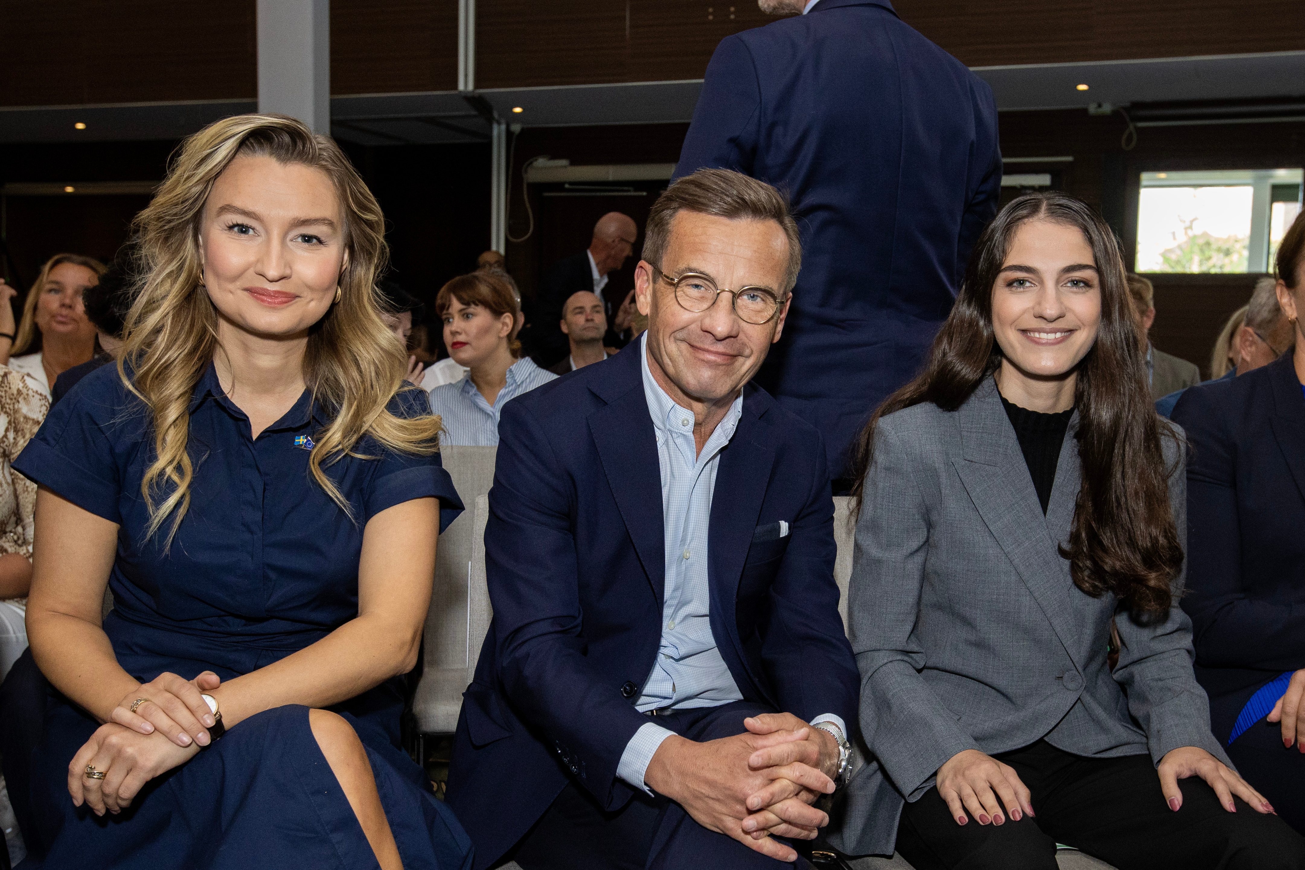 En ny och samlad klimatpolitik är nödvändig om Sverige ska nå hela vägen till nettonollutsläpp till 2045. På bilden Ebba Busch, Ulf Kristersson och Romina Pourmokhtari.