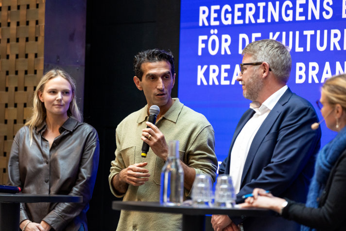 Josef Fares talar vid prisceremonin.