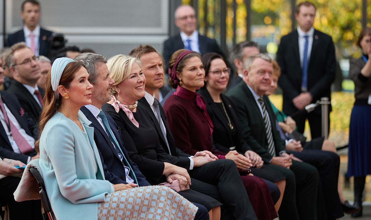 Kronprinsessan, utrikesministern med flera sitter i publiken